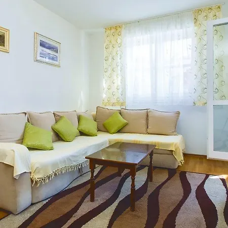 Apartment Mesin *